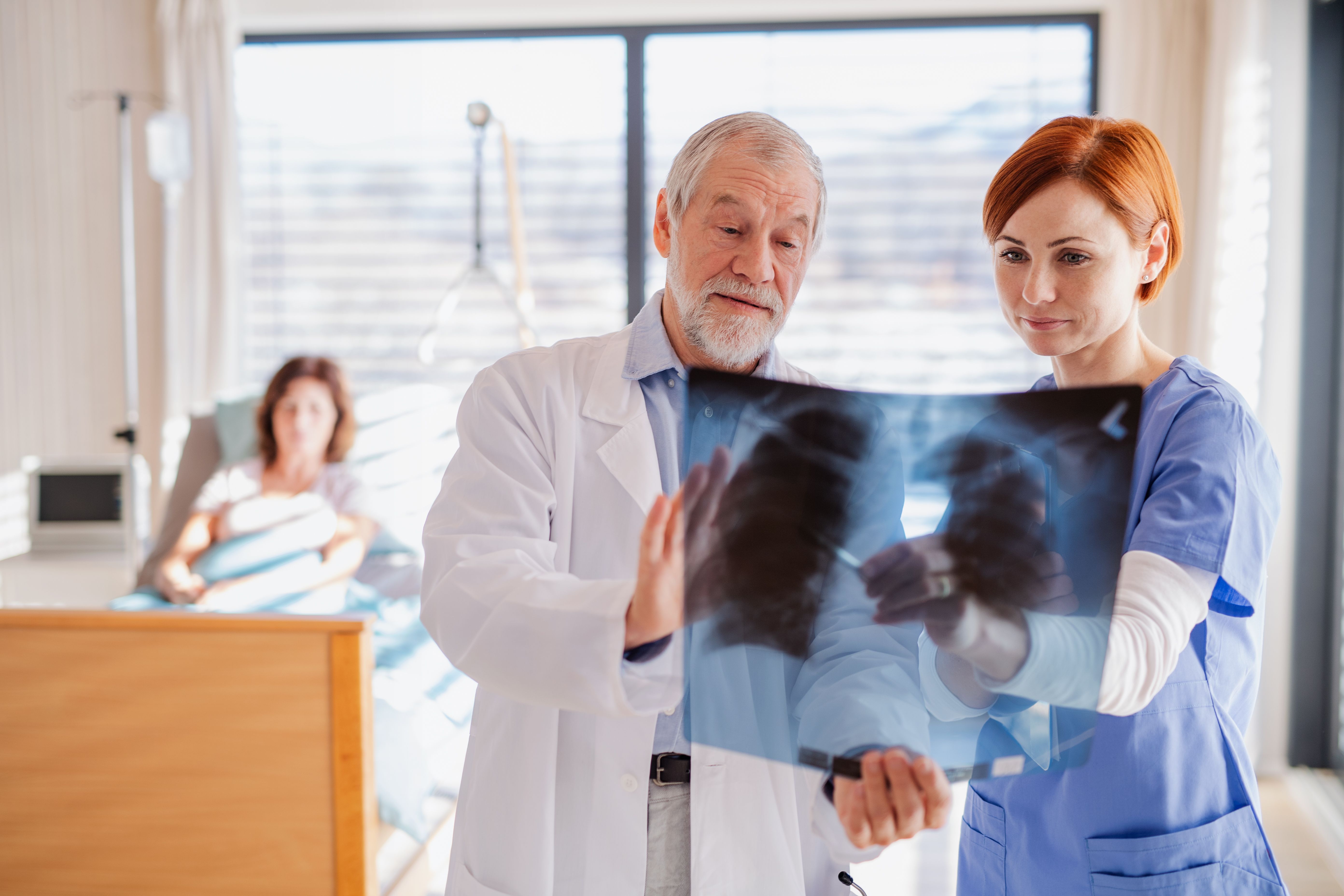Managing Lung Cancer-Related Pain: Causes, Locations & Relief Options