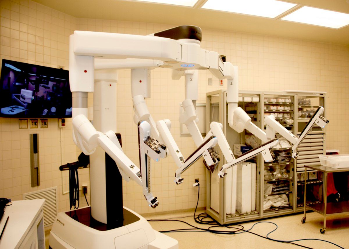 A fourth-generation robotic surgical system